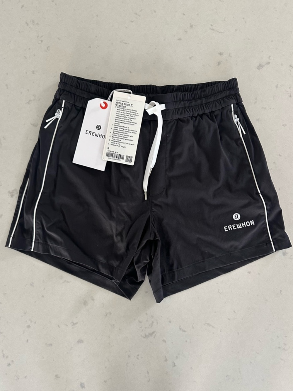 Lululemon X Erewhon Collab Venice 5" Black Short Size Small NWT - Picture 3 of 6